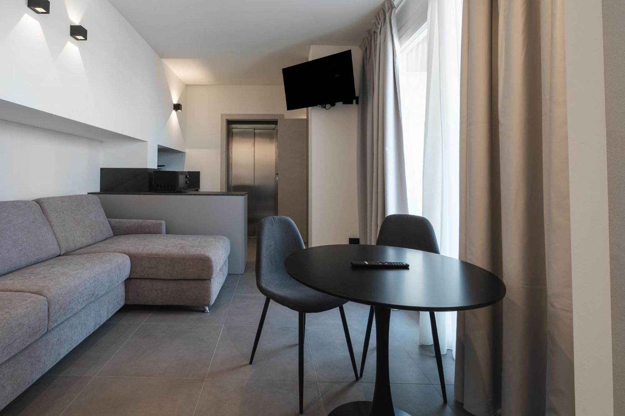 Residence Goldoni6 Suite Apartment Rimini Exterior foto